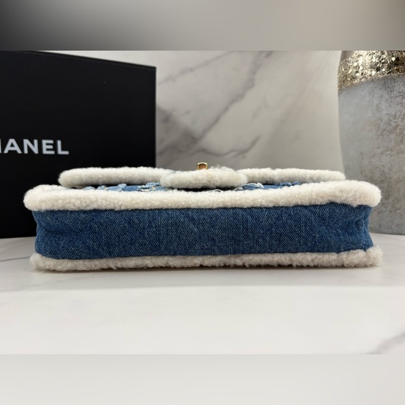 🔥CHANEL•Limited Edition Egyptian Collection Denim & Sherpa Medium Flap Bag - Picture 5 of 9